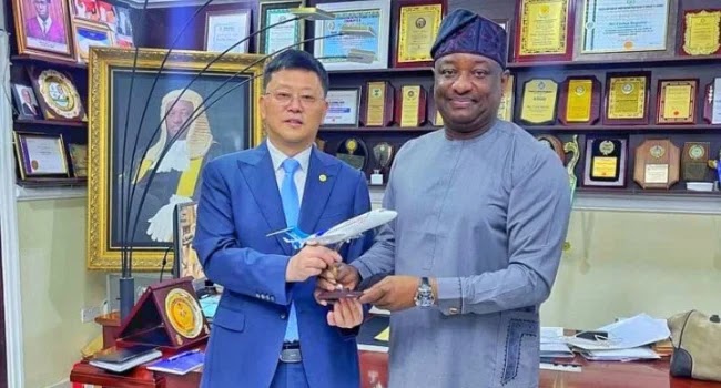 Keyamo, Chinese aircraft manufacturer meet over leasing deal with Nigerian airlines