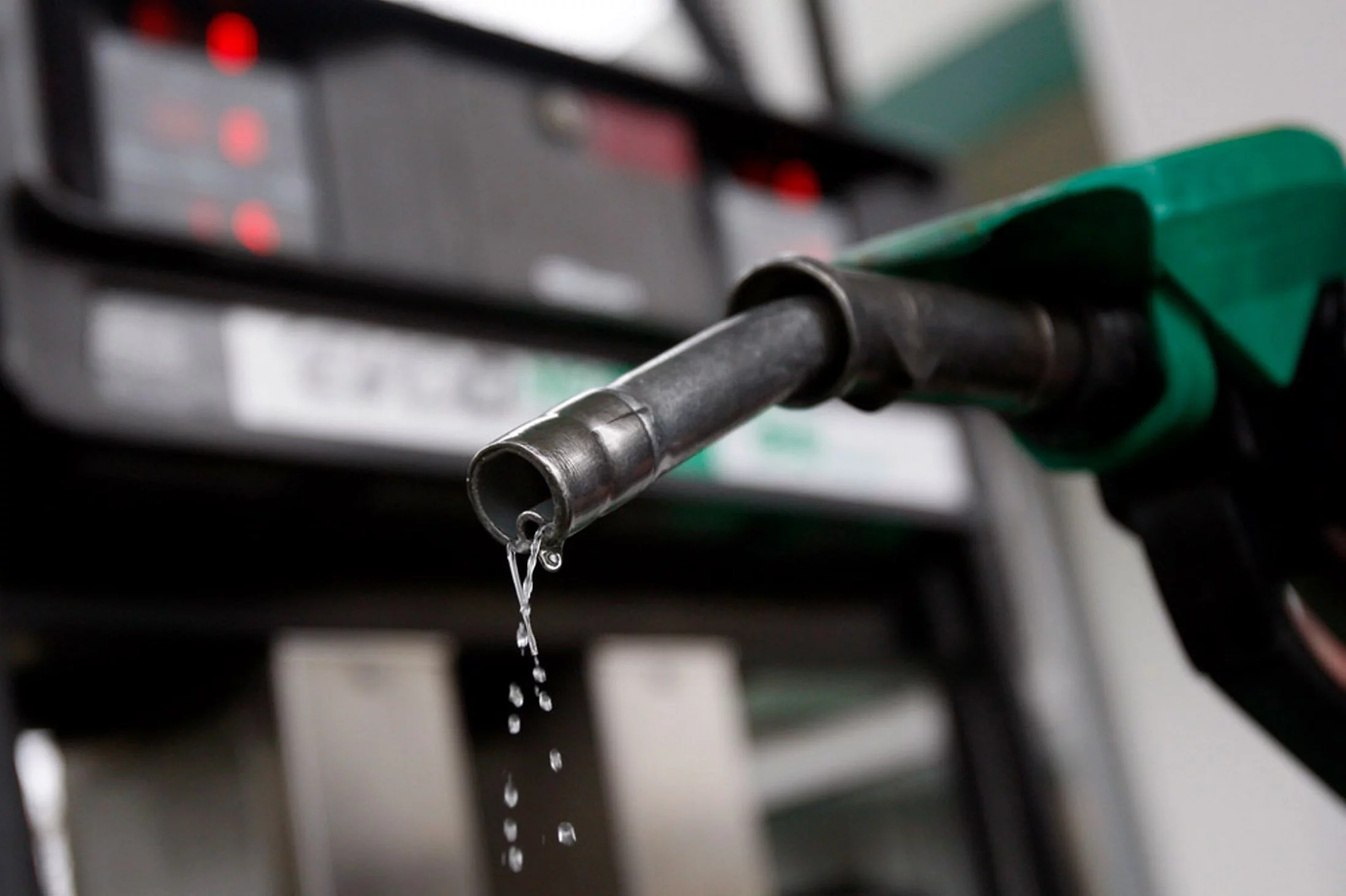 BREAKING: Nigerian marketers announce fuel price hike after Dangote Refinery suspends petrol sales in Naira