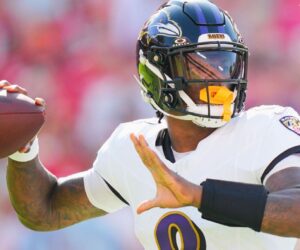 Lamar Jackson injures hamstring, 1-3 Ravens await update