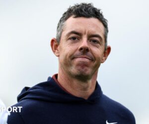 Irish Open: Rory McIlroy surges into contention at K Club with bogey-free 66