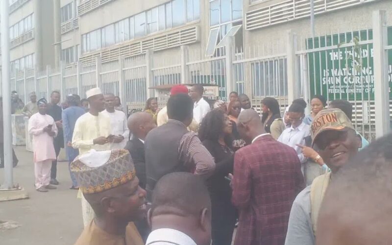 Retired Soldiers Suspend Protest as FG Promises Payment of Entitlements