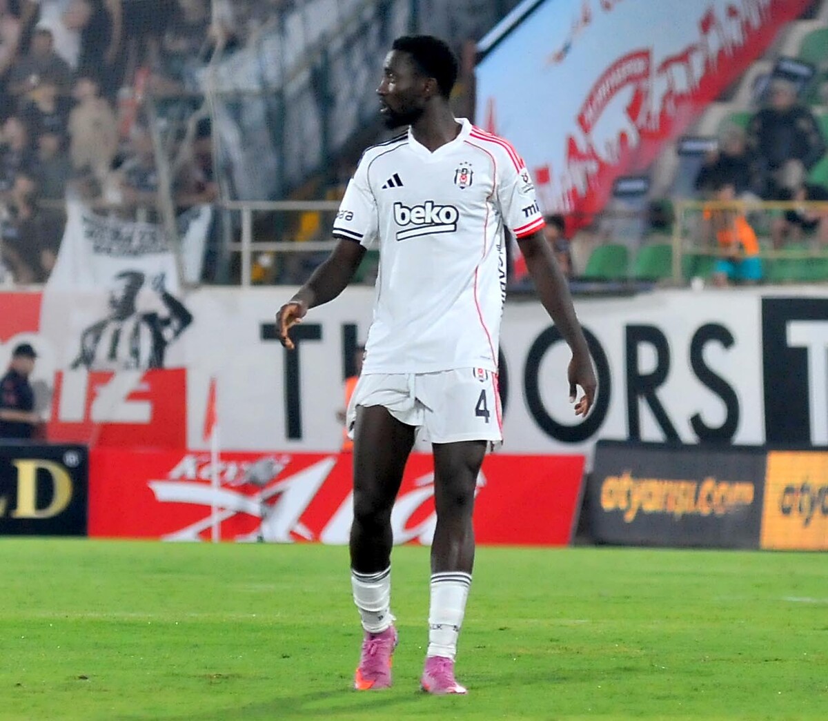 Ndidi Sustains Injury On International Duty