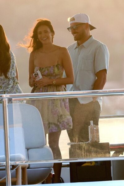 Newly single actress Nina Dobrev cozies up to actor Zac Efron in flirty vacation pics