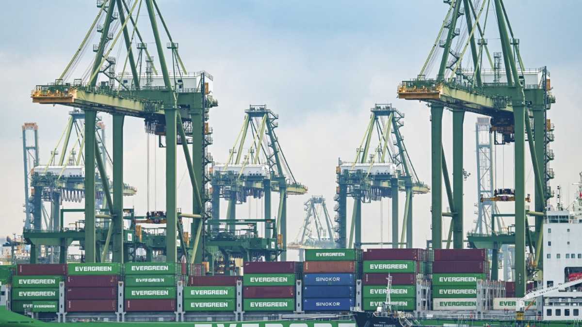 Lower shipments to US, China weigh on Singapore August exports