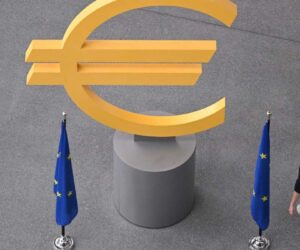 France political crisis looms over ECB meeting