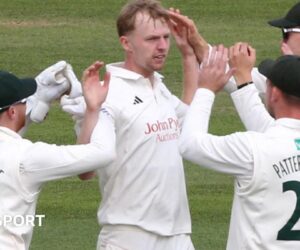 County Championship: Nottinghamshire set up victory chance at Surrey