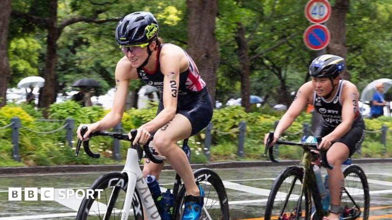 World Triathlon Championship: Beth Potter joint leader after Weihai gold