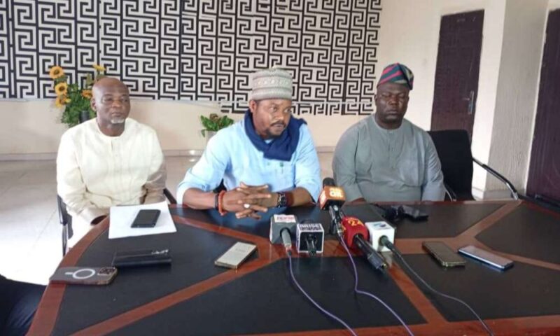 Osun ALGON Alleges CBN Replacing Civil Servants With APC Members As Signatories To Local Government Accounts