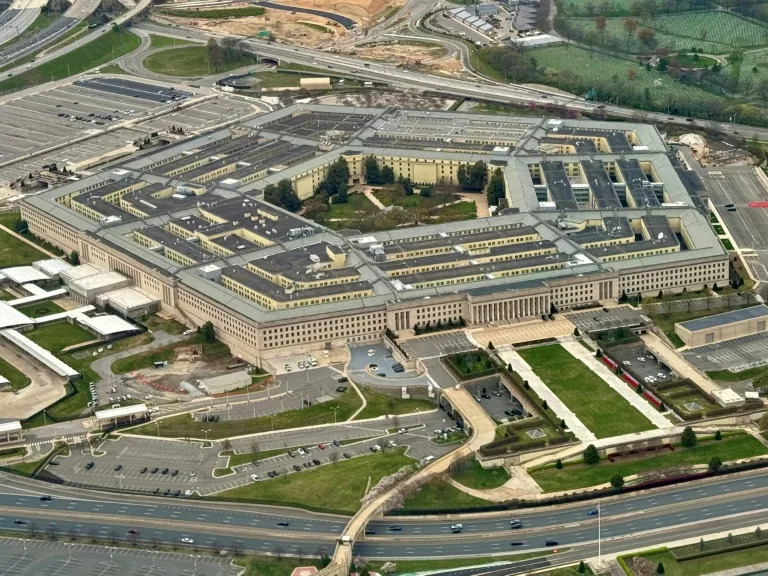 US Pentagon imposes new restrictions on media