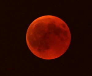 Lunar Eclipse To Hit Nigeria, Moon To Turn Blood Red