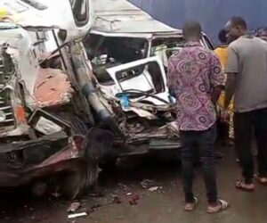 Abuja touts burnt to death for causing accident that killed family of 4