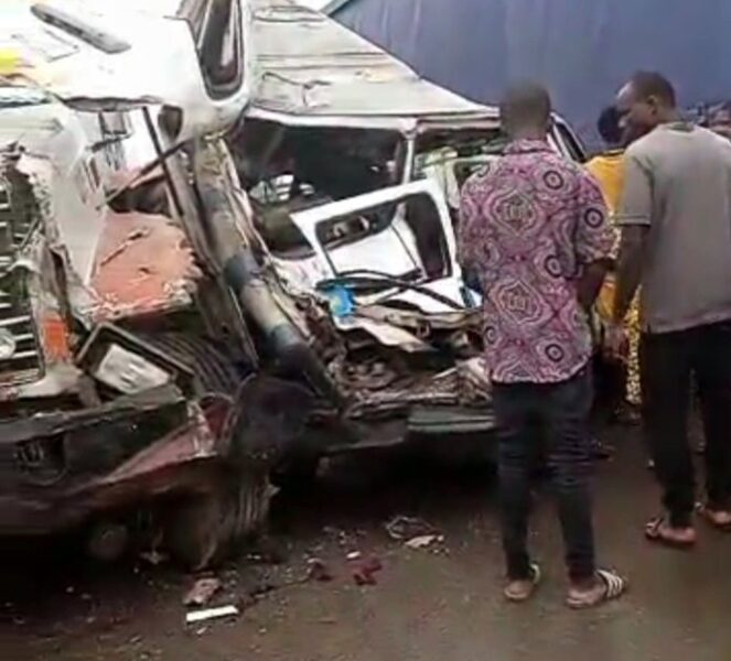 Abuja touts burnt to death for causing accident that killed family of 4