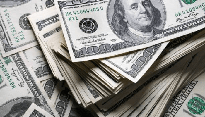 The resilience of the American dollar as a reserve currency