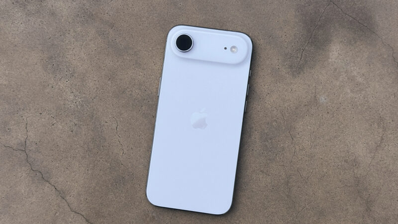 I ditched my new iPhone 17 Pro for the iPhone Air, and for the first time in years Apple has blown me away