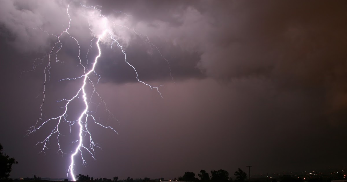 Lightning strike k!lls 2 in Kano