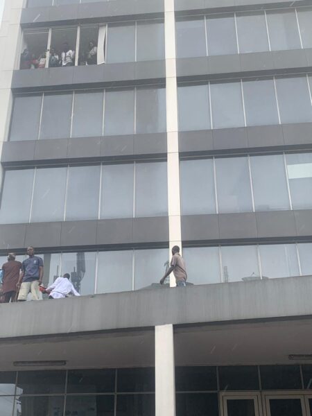 BREAKING: Fire Guts Six-Storey Afriland Tower On Lagos Island, Occupants Evacuated
