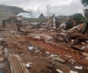 Lagos govt demolishes illegal shanties, car wash in Lekki