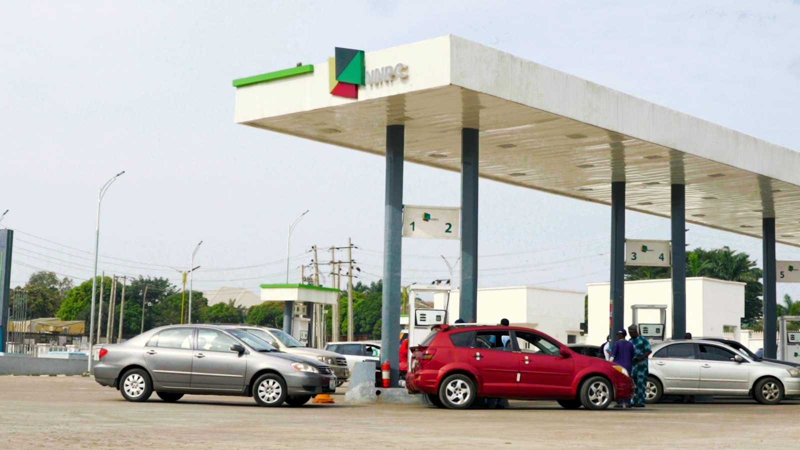Petrol stations in Port Harcourt reopen as NUPENG suspends strike