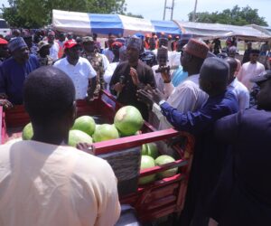 Baga Community Gifts Zulum Farm Produce – Independent Newspaper Nigeria