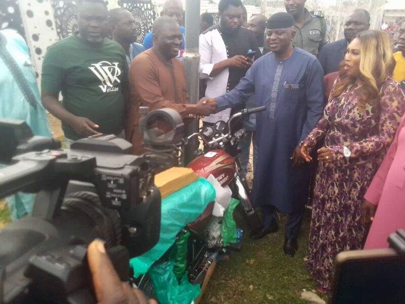 Enterpreneurship: Minister empowers 635 Benue youths, women