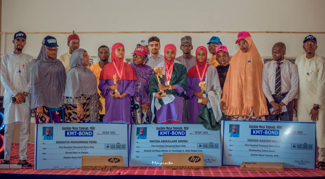 ‎Kashim Musa Tumsah donates N1.5 million, laptops to Yobe NTIC students after global victory