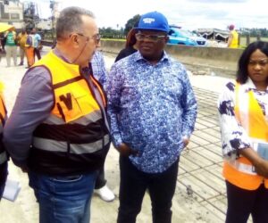 Umahi Gives December 15 Deadline for Completion of Eleme–Onne Road, Warns Contractor
