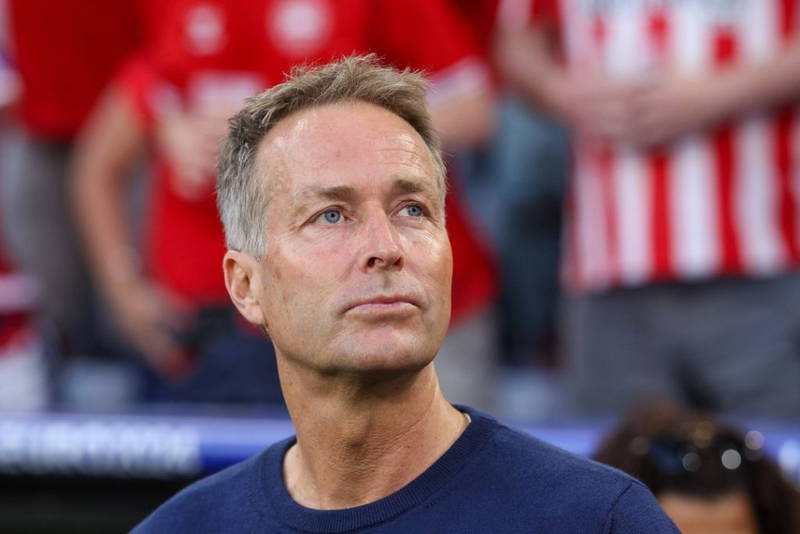 Bayer Leverkusen announce Ten Hag’s replacement