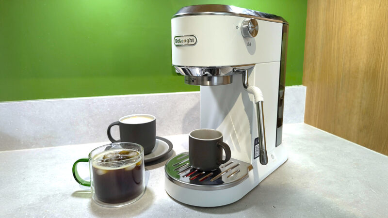 Brewing hot and cold espresso is a piece of cake with the cute little De’Longhi Dedica Duo – and it costs less than you might expect