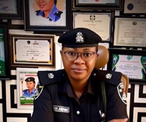 Police denies claims officers have been mandated to remove pockets from their uniforms