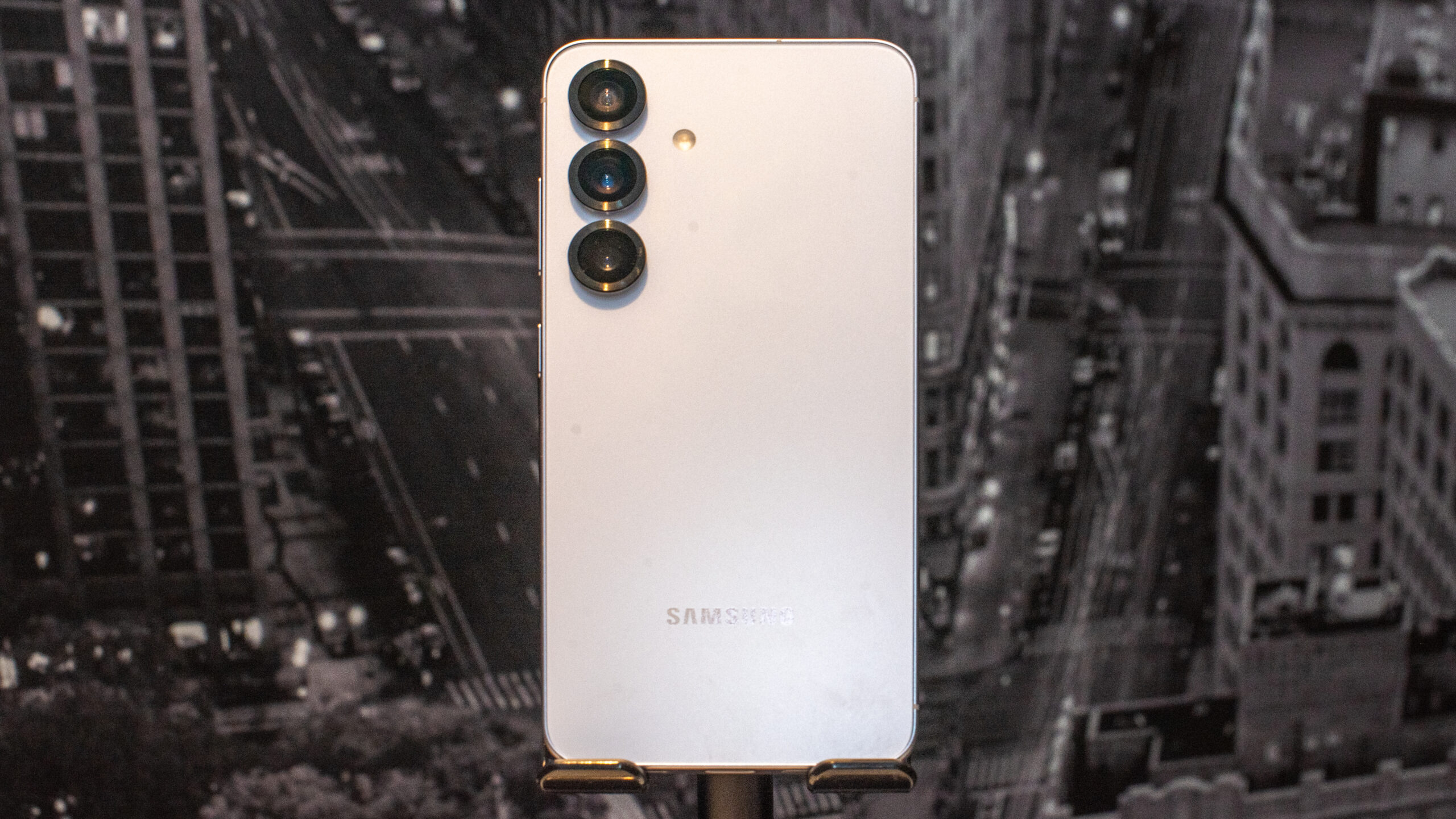 Samsung’s rumored Galaxy S26 name change just got a whole lot riskier thanks to the iPhone 17 Pro