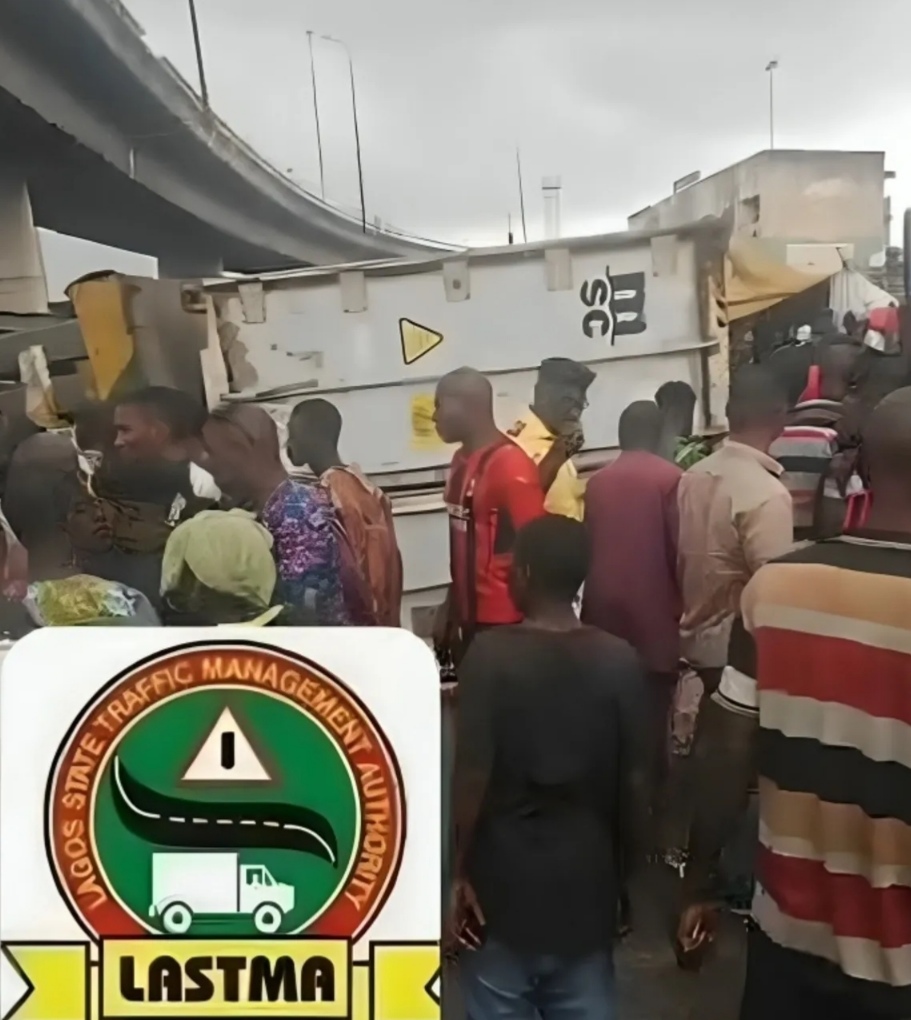 40-ft Container Crushes Tricycle ln Lagos, Two Dead