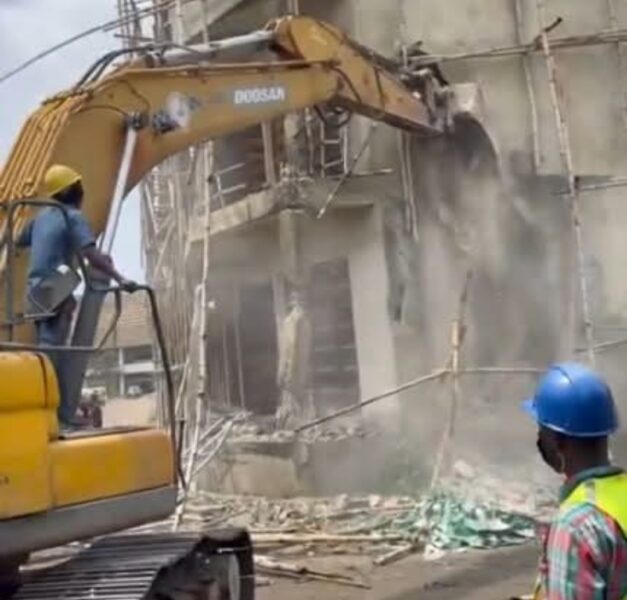 Lagos Govt. Demolishes Illegal Structures At Trade Fair In Ojo