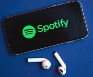 Spotify now lets 433m free users pick and play any songs, just like premium users