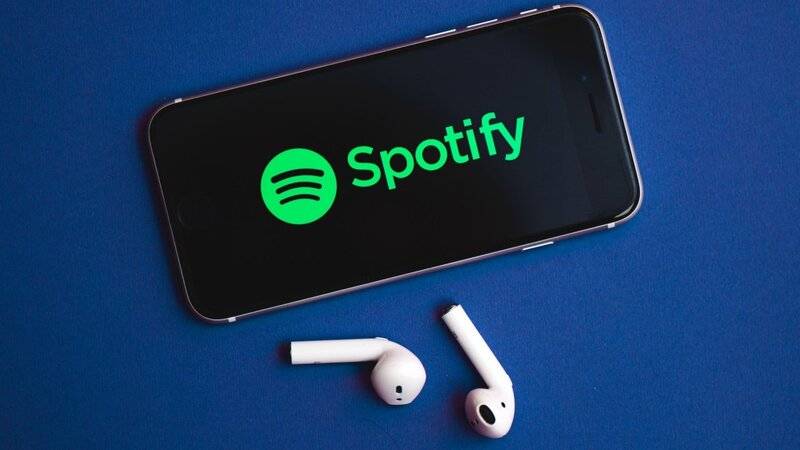 Spotify now lets 433m free users pick and play any songs, just like premium users