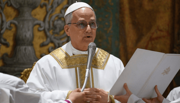 Pope seeks diplomatic solution to Gaza crisis, demands inviolable human dignity