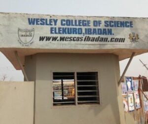 Wesley College Ibadan ‘95 Set Gives Back To School