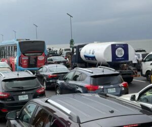 Police Intervene As Oworonshoki Residents Block Third Mainland Bridge Over House Demolitions By Lagos Govt.
