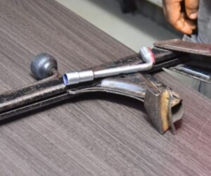 Lagos police bust syndicate notorious for vandalizing exotic vehicles, arrests leader of gang who disguises as a security guard