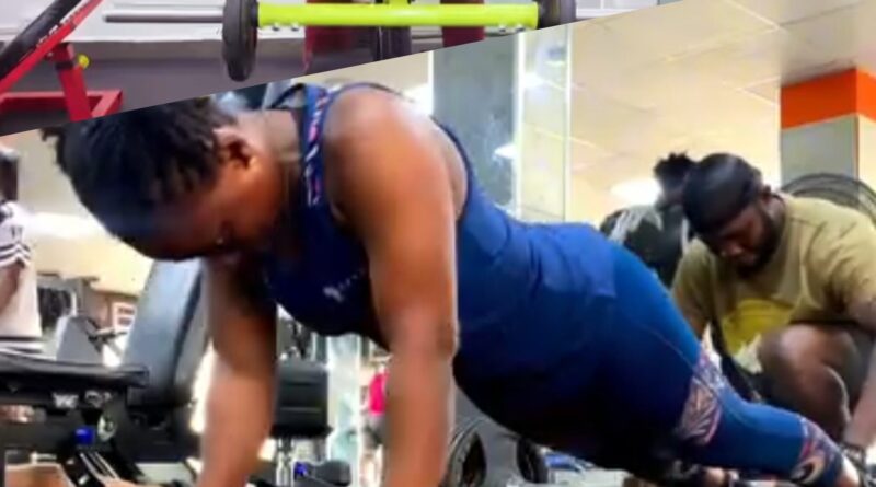 How women with sexy boobs, tight dresses distract us at gyms