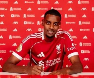 Isak Agent Fires Parting Shot At Newcastle