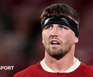 Tom Curry: England flanker may be fit for Autumn Nations Series after wrist surgery
