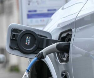 Most EU carmakers on track to meet emission targets: study