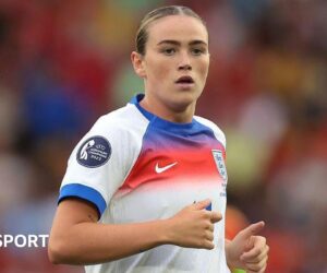 Grace Clinton: Man Utd’s England midfielder close to Man City move