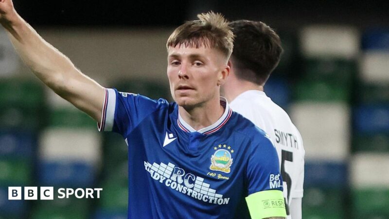 BetMcLean Cup: Linfield beat Queen’s University in first round