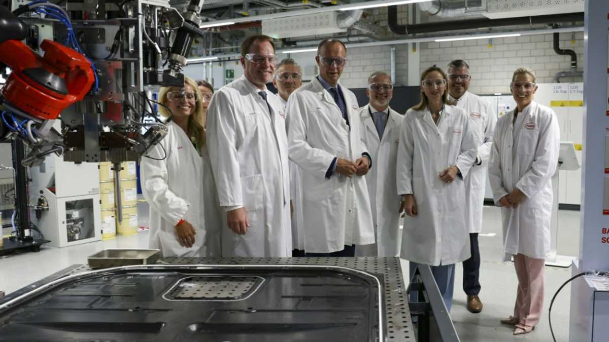 Germany must move quicker on reforms, say experts