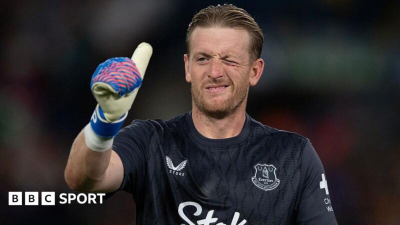 Jordsan Pickford: Everton goalkeeper set for talks over new contract