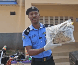 21-year-old girl, dispatch riders arrested for drug trafficking in Delta