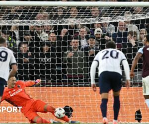 Aston Villa: Unai Emery backs England striker Ollie Watkins to end goal drought