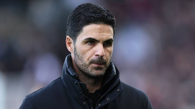 Walcott urges Mikel Arteta to make bold decisions