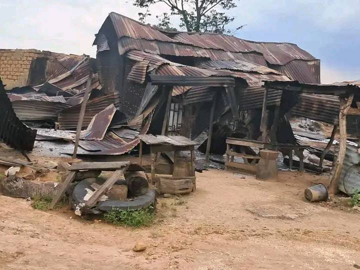 30 houses razed, 300 persons in fresh Plateau attack